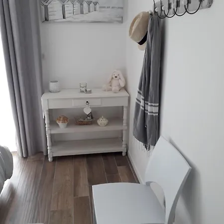 Maison A De Plain Pieds Avec Cour Fermee * Lancieux